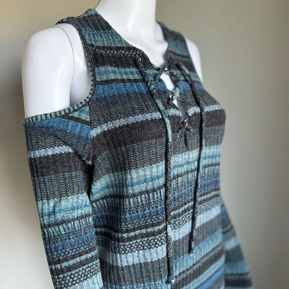 Elan Striped Lace-Up Cold Shoulder Knit Top With Flare Sleeves - Picture 2 of 6